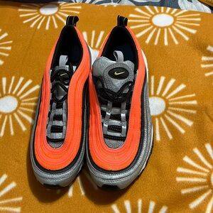 Air max nikes size US 5Y